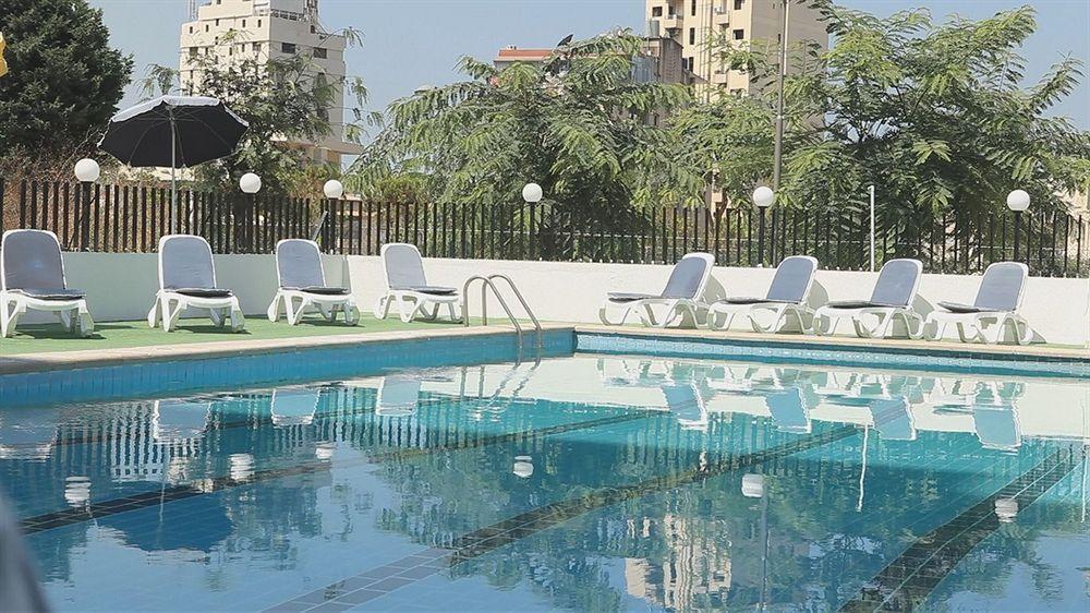 Queens Land Hotel Jounieh Esterno foto